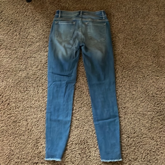 Womens kancan ankle cropped jeans with tears. Size 26 - Picture 4 of 4